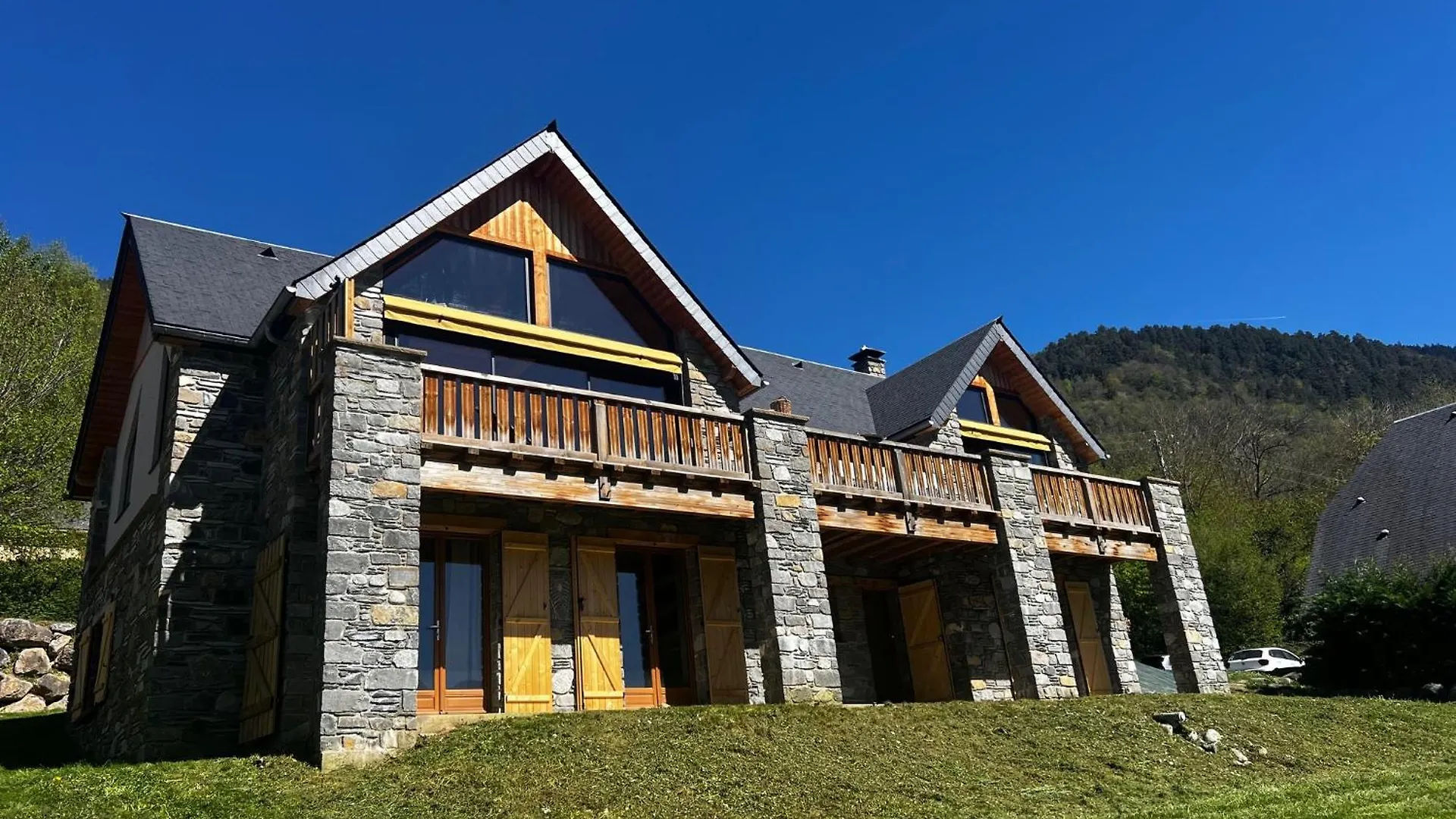 Chalet Crystal By Carlon Luxury Rentals Guchan
