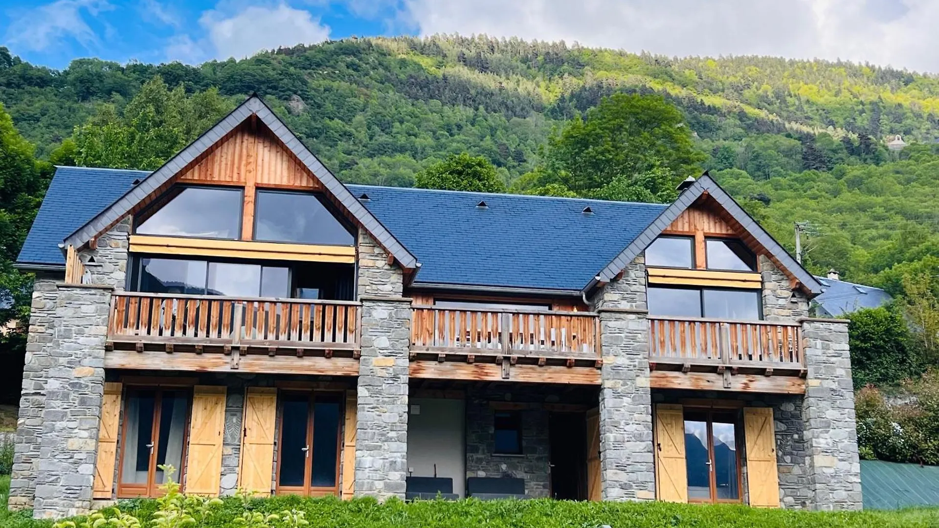 Chalet Crystal By Carlon Luxury Rentals Guchan